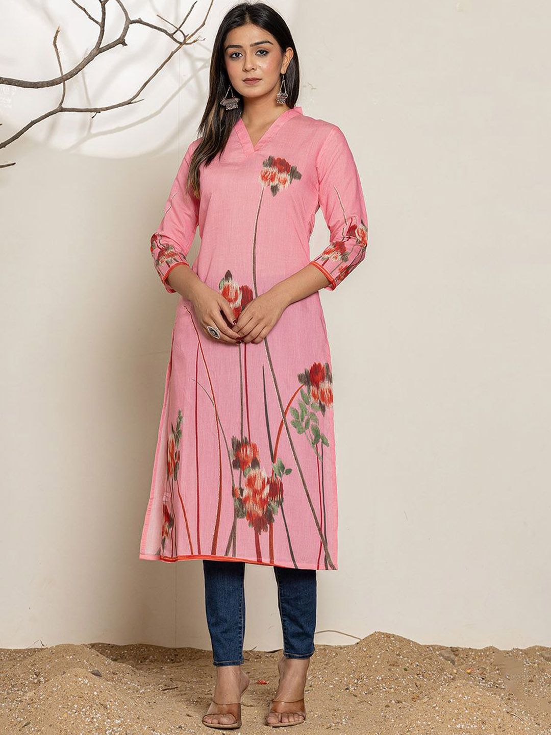 Yufta Floral Printed V-Neck Three-Quarter Sleeves Straight Kurta