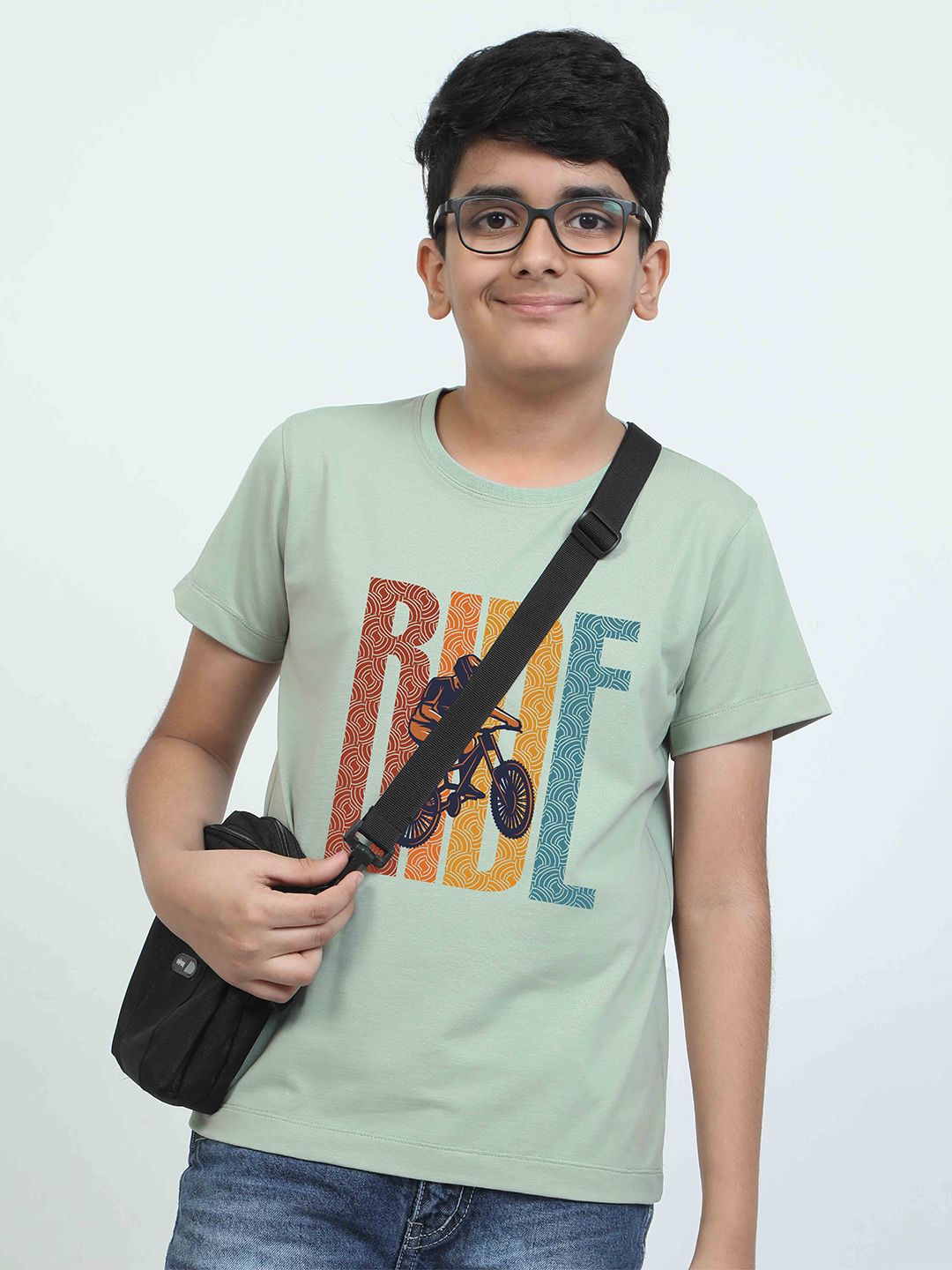 STELLERS Boys Typography Printed Applique T-shirt