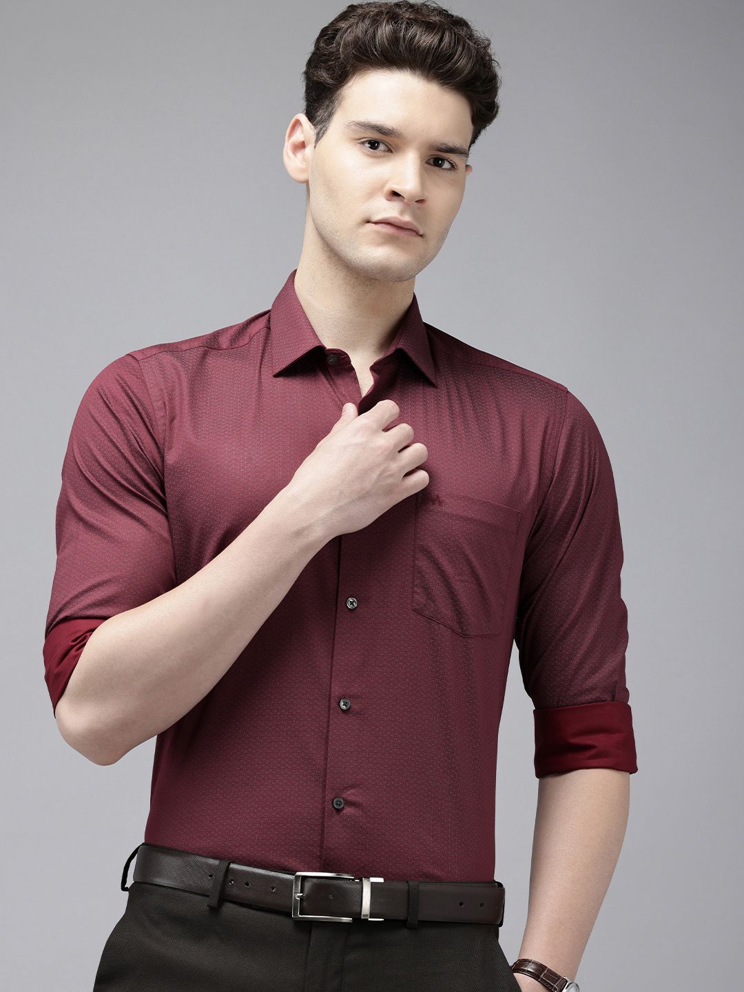 Arrow Manhattan Slim Fit Opaque Printed Pure Cotton Formal Shirt