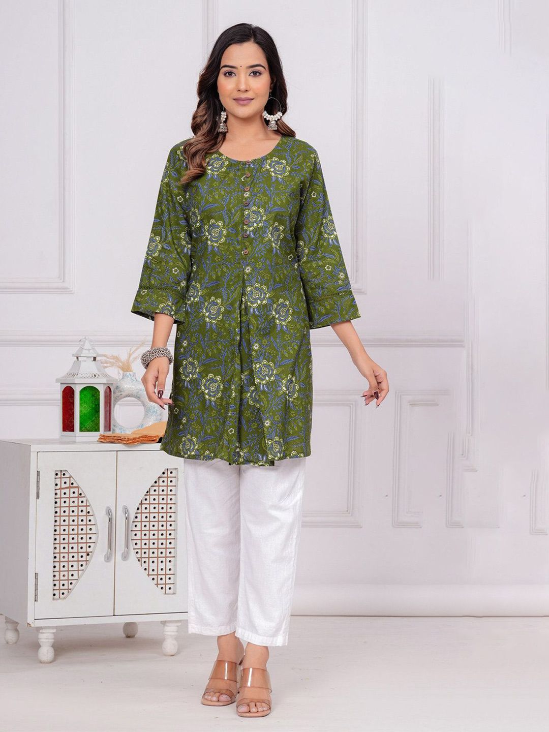 SARAI CREATIONS Women Floral Printed Round Neck Kurti