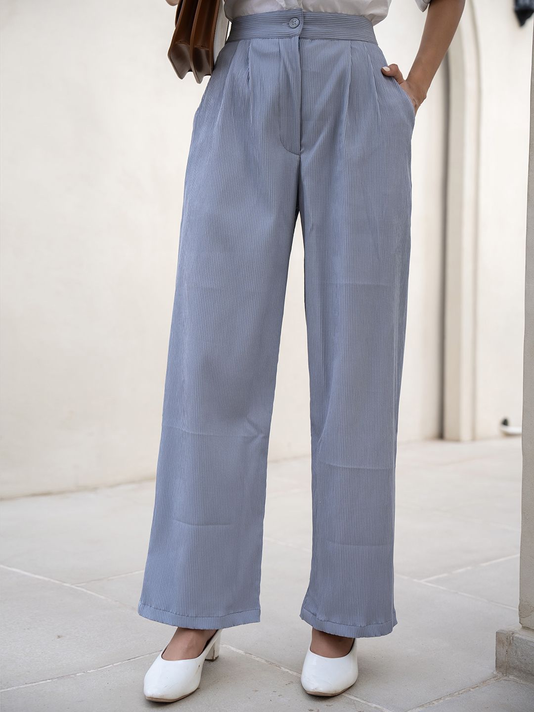 FEATHERS CLOSET Women Relaxed Straight Fit Easy Wash Pleated Trousers