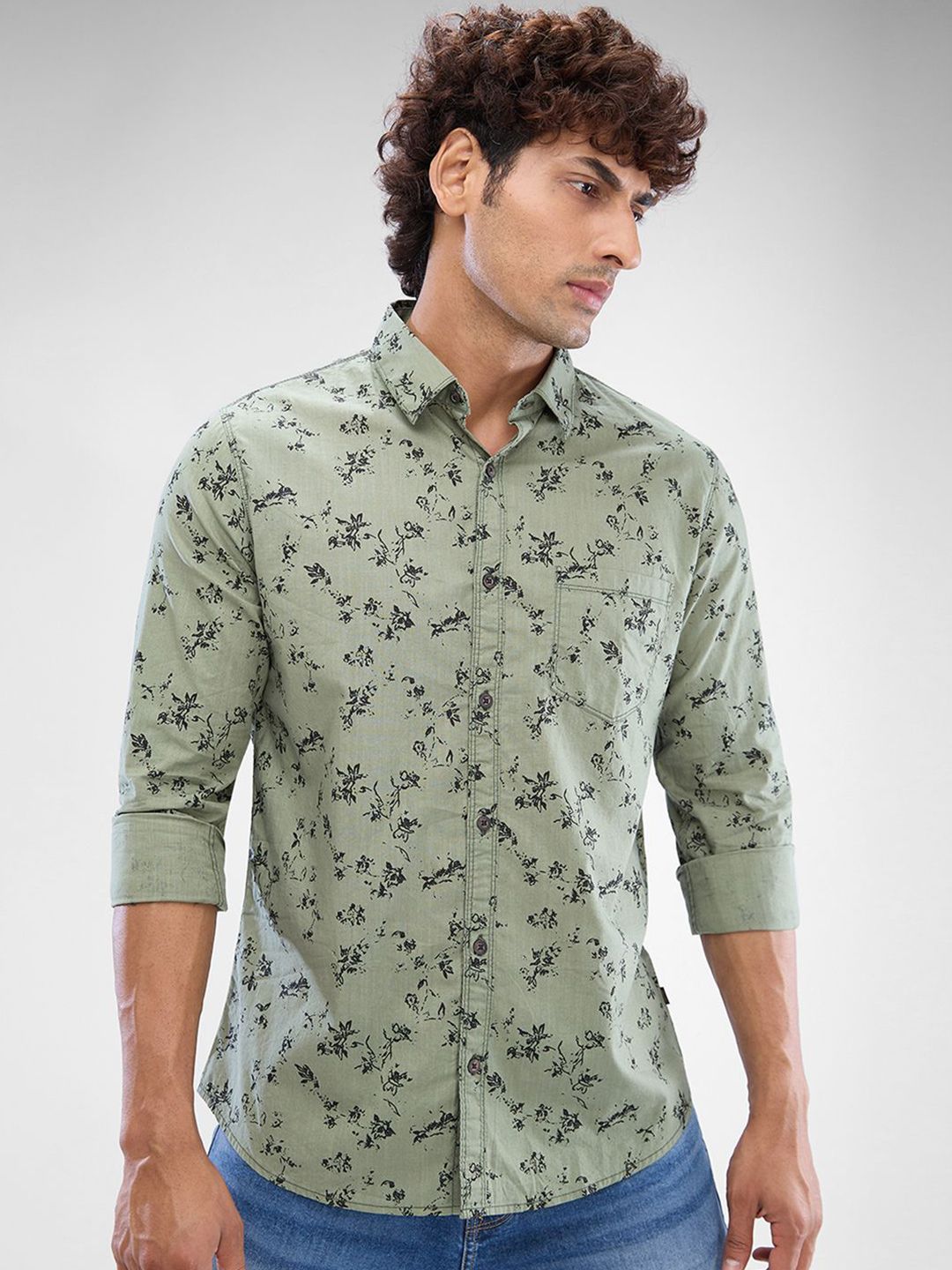 SPYKAR Men Slim Fit Floral Printed Casual Shirt