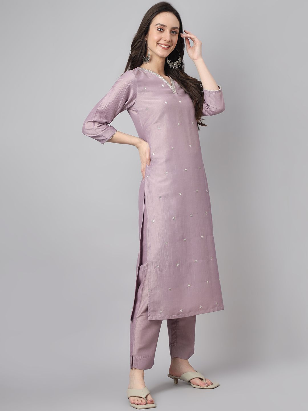 Women's Lavender Silk Blend Embellished Kurta with Pant and Dupatta 4