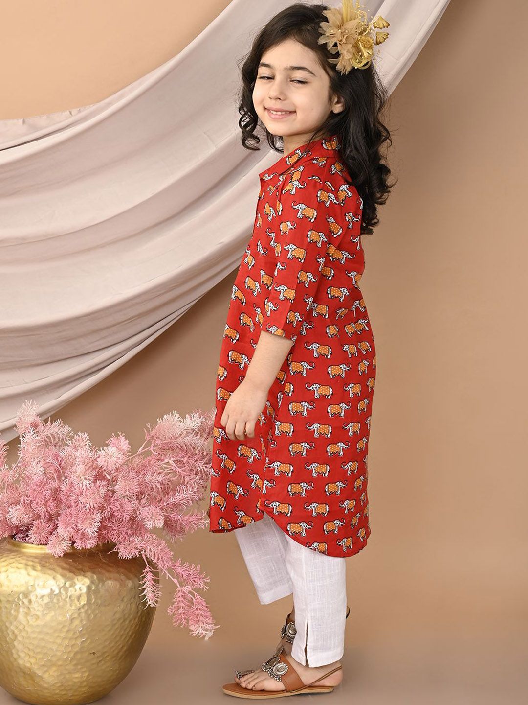 Red Girls Conversational Printed Pure Cotton Kurta With Trousers 5