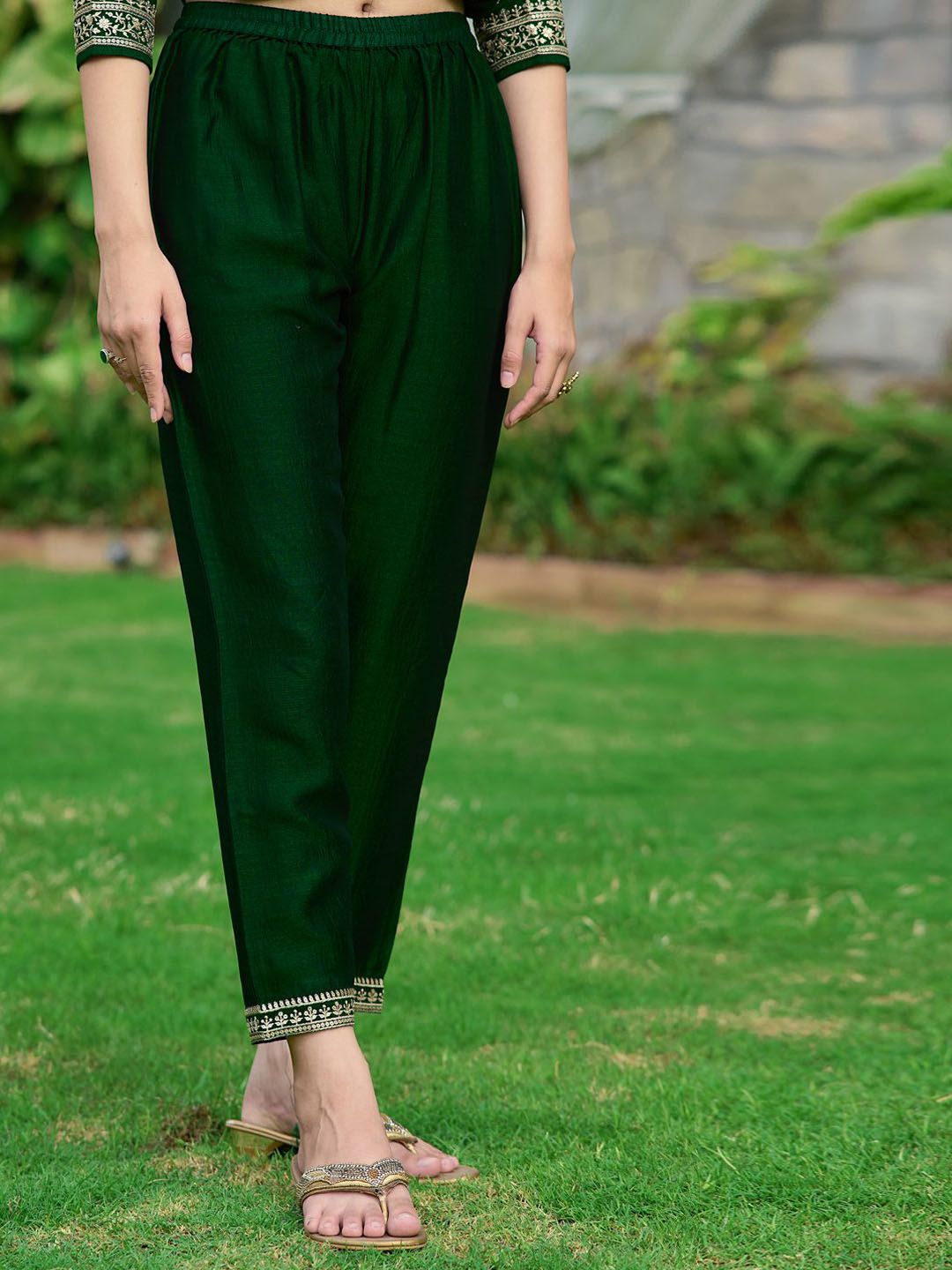 Ethnic Motifs Embroidered Sequinned Straight Republic Day Kurta with Trousers & Dupatta 3