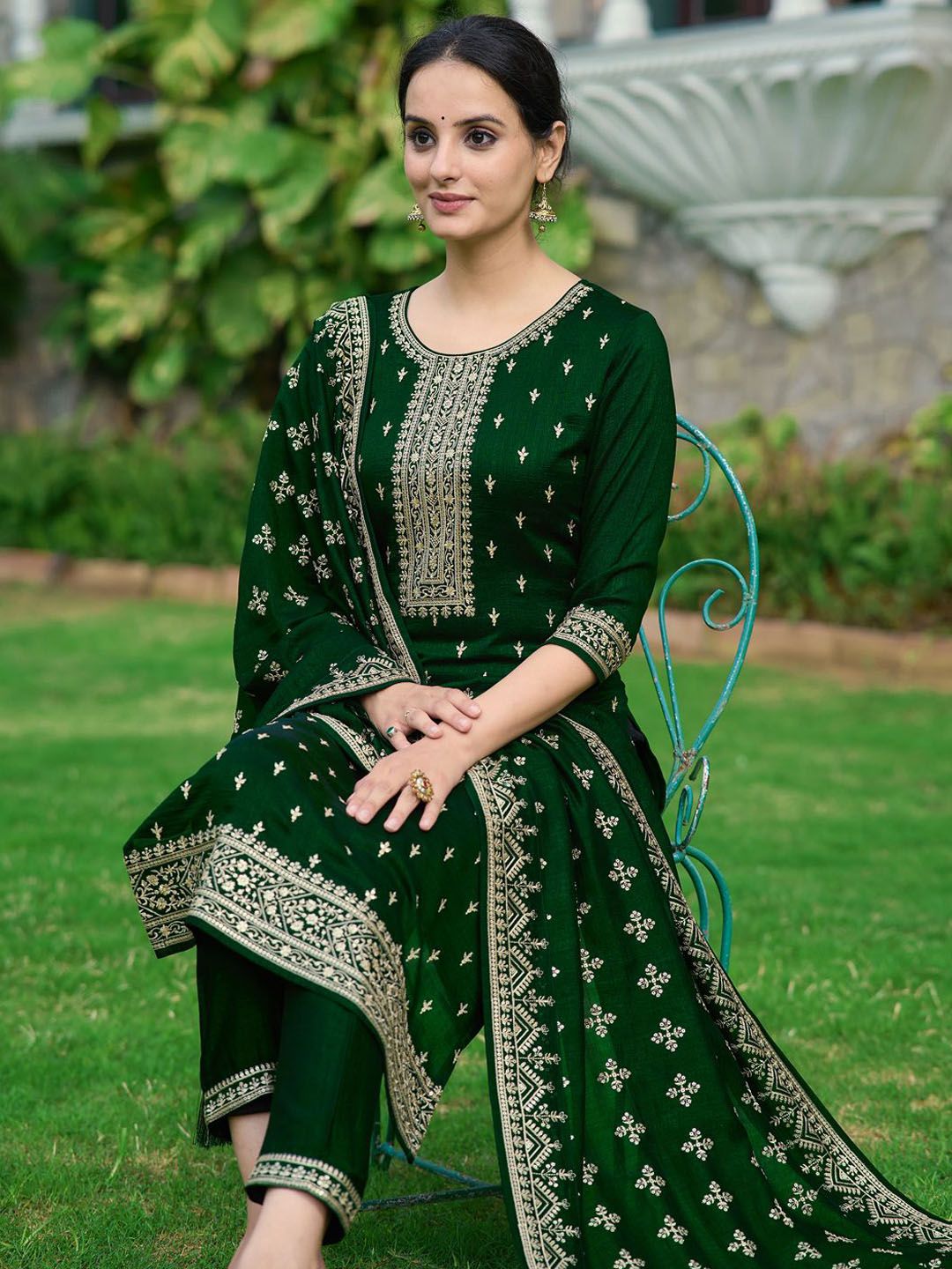 Ethnic Motifs Embroidered Sequinned Straight Republic Day Kurta with Trousers & Dupatta 7