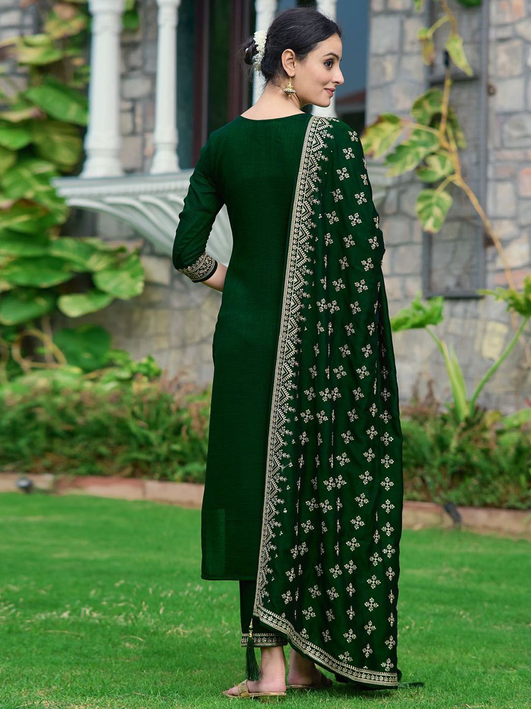 Ethnic Motifs Embroidered Sequinned Straight Republic Day Kurta with Trousers & Dupatta 5