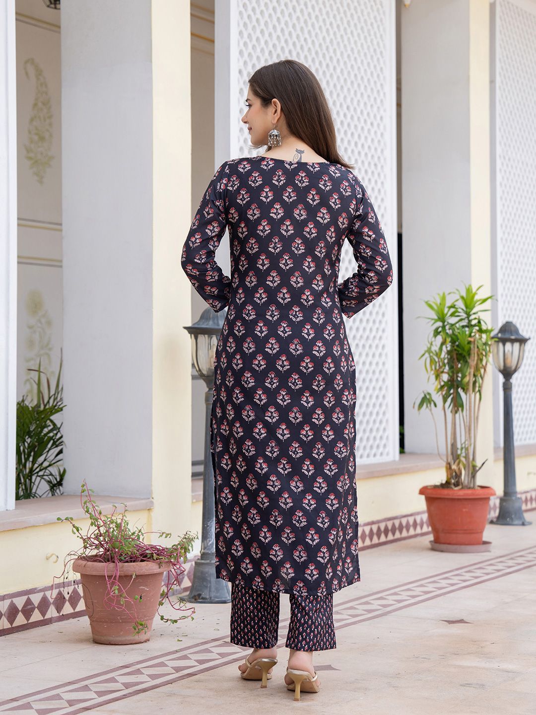 Floral Printed Round Neck Straight Kurta With Trousers & Dupatta 5