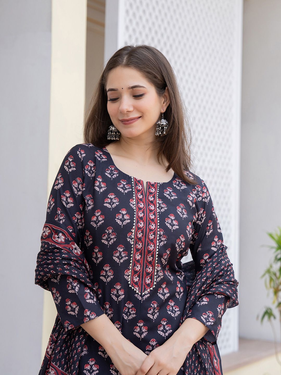 Floral Printed Round Neck Straight Kurta With Trousers & Dupatta 3