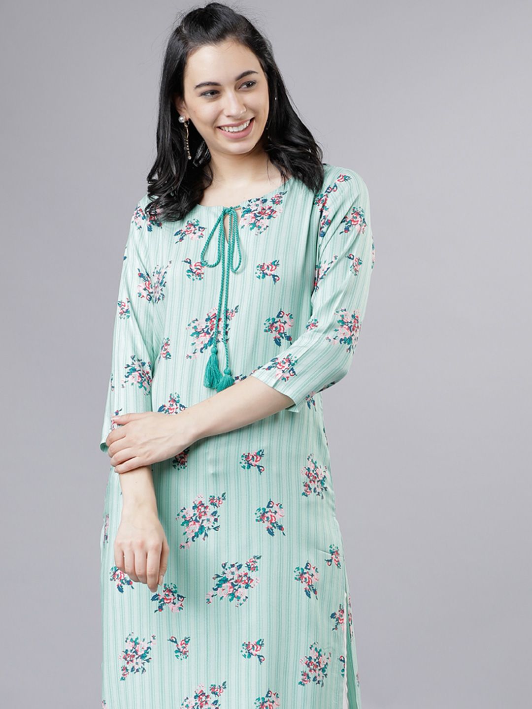 Vishudh Green Floral Printed Tie-Up Neck Straight Kurta