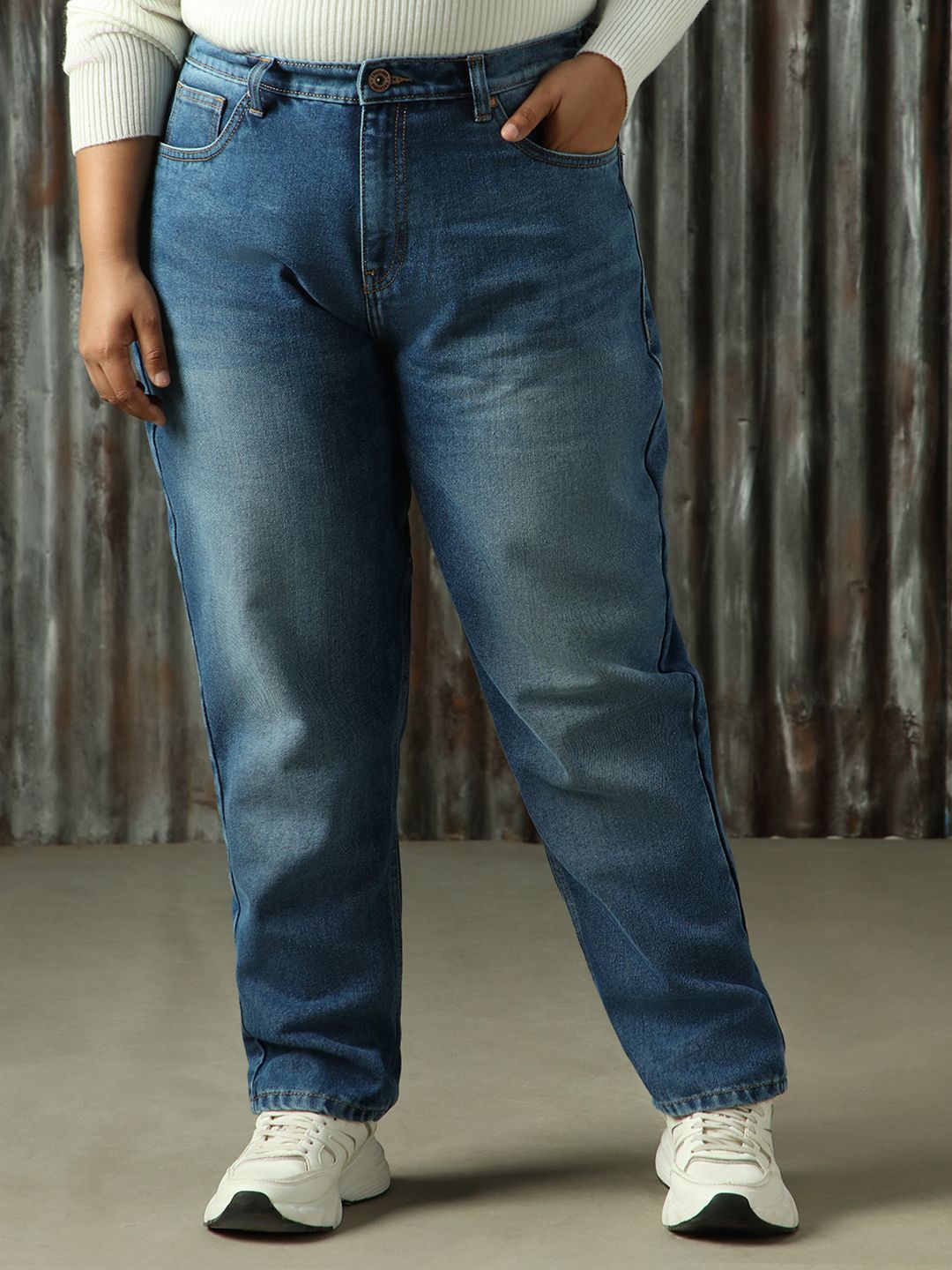 Freeform by High Star Women High-Rise Mom Fit Light Fade Jeans