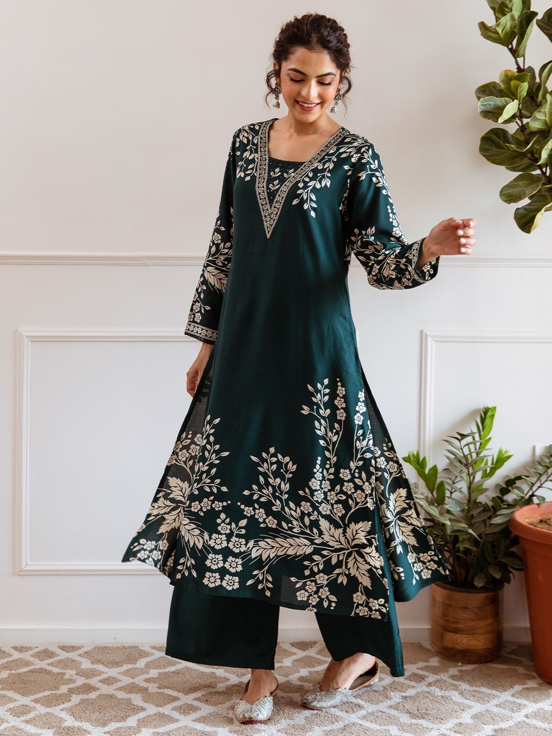 Ishin Floral Printed V-Neck Three-Quarter Sleeves Regular Kurta With Palazzo