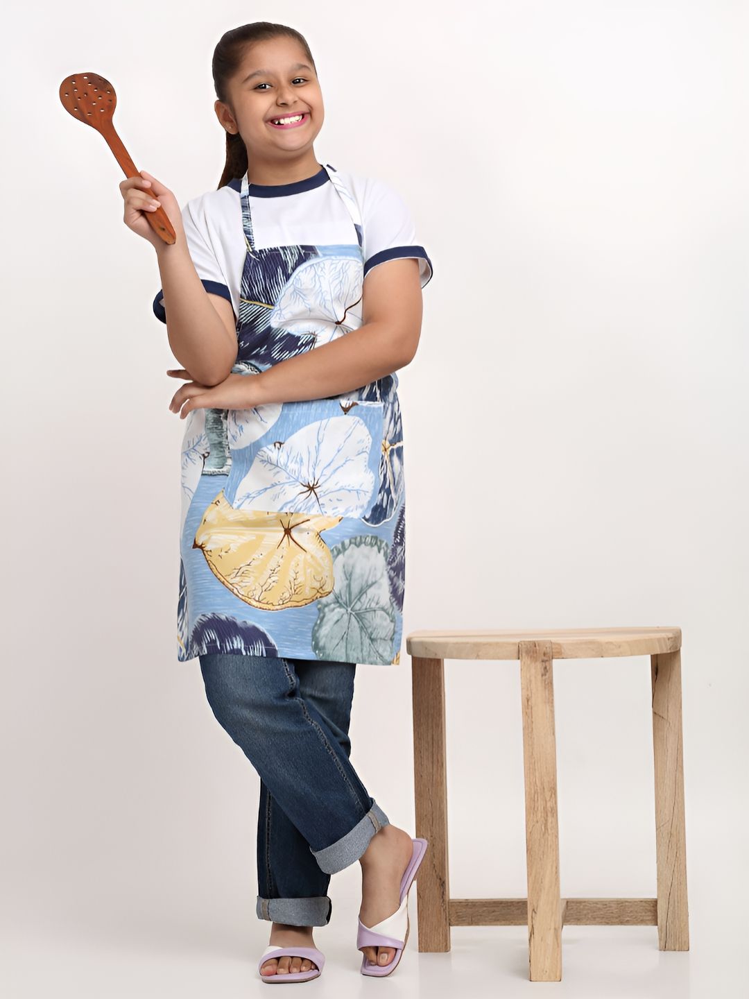 Arrabi Kids Blue & White Printed Apron With Pocket