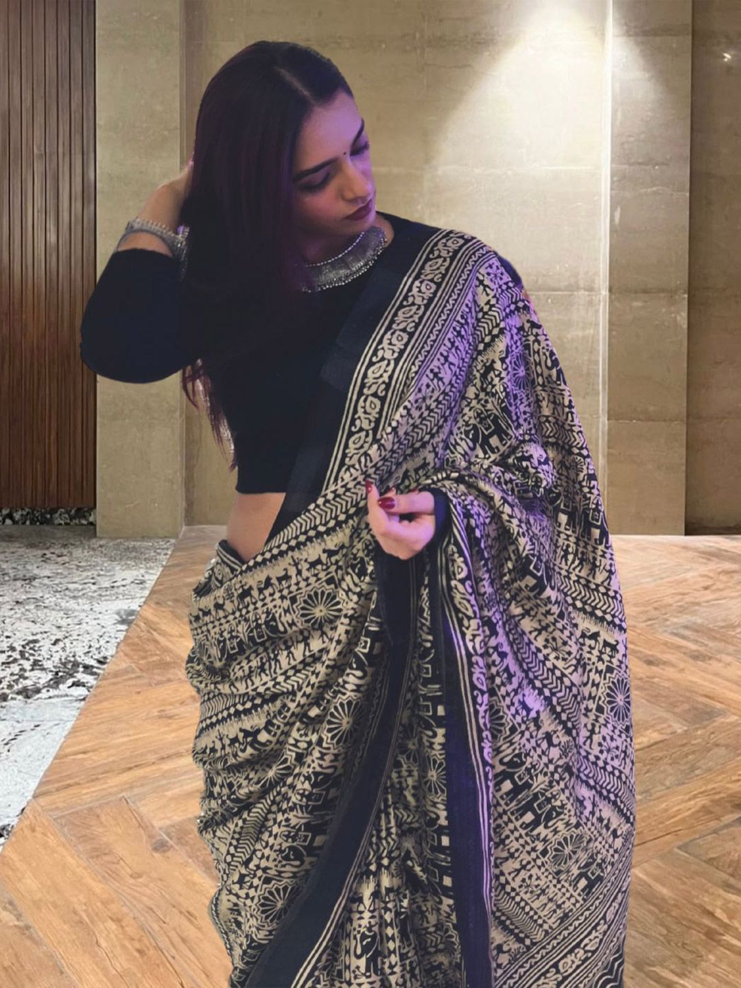 Ethnic Motifs Printed Saree 5