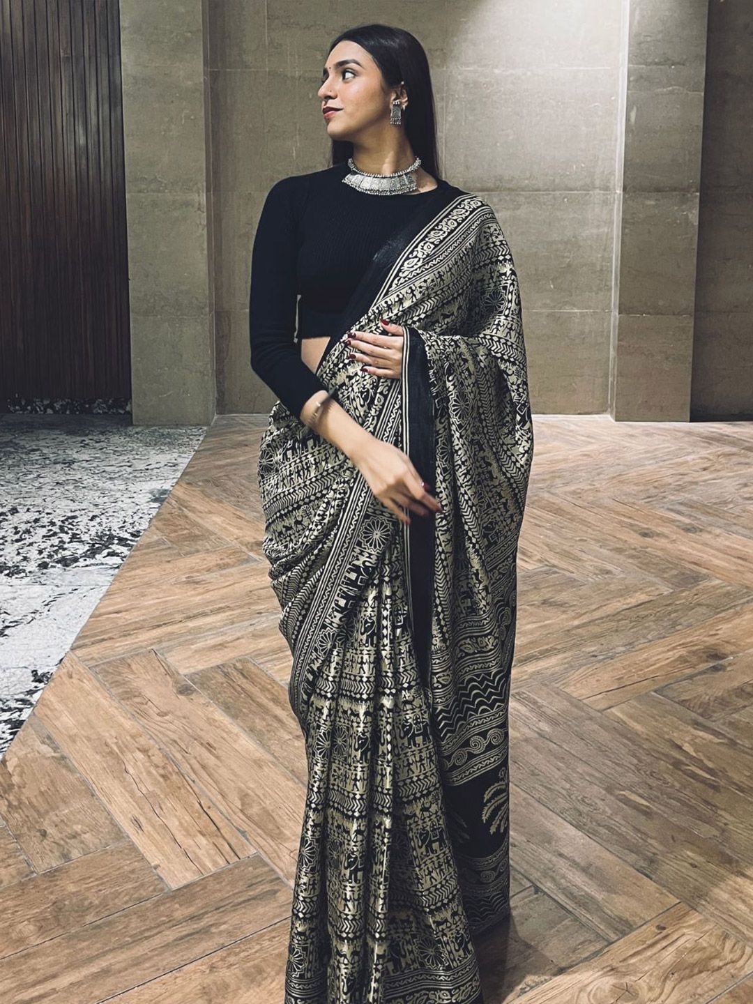 Ethnic Motifs Printed Saree 4