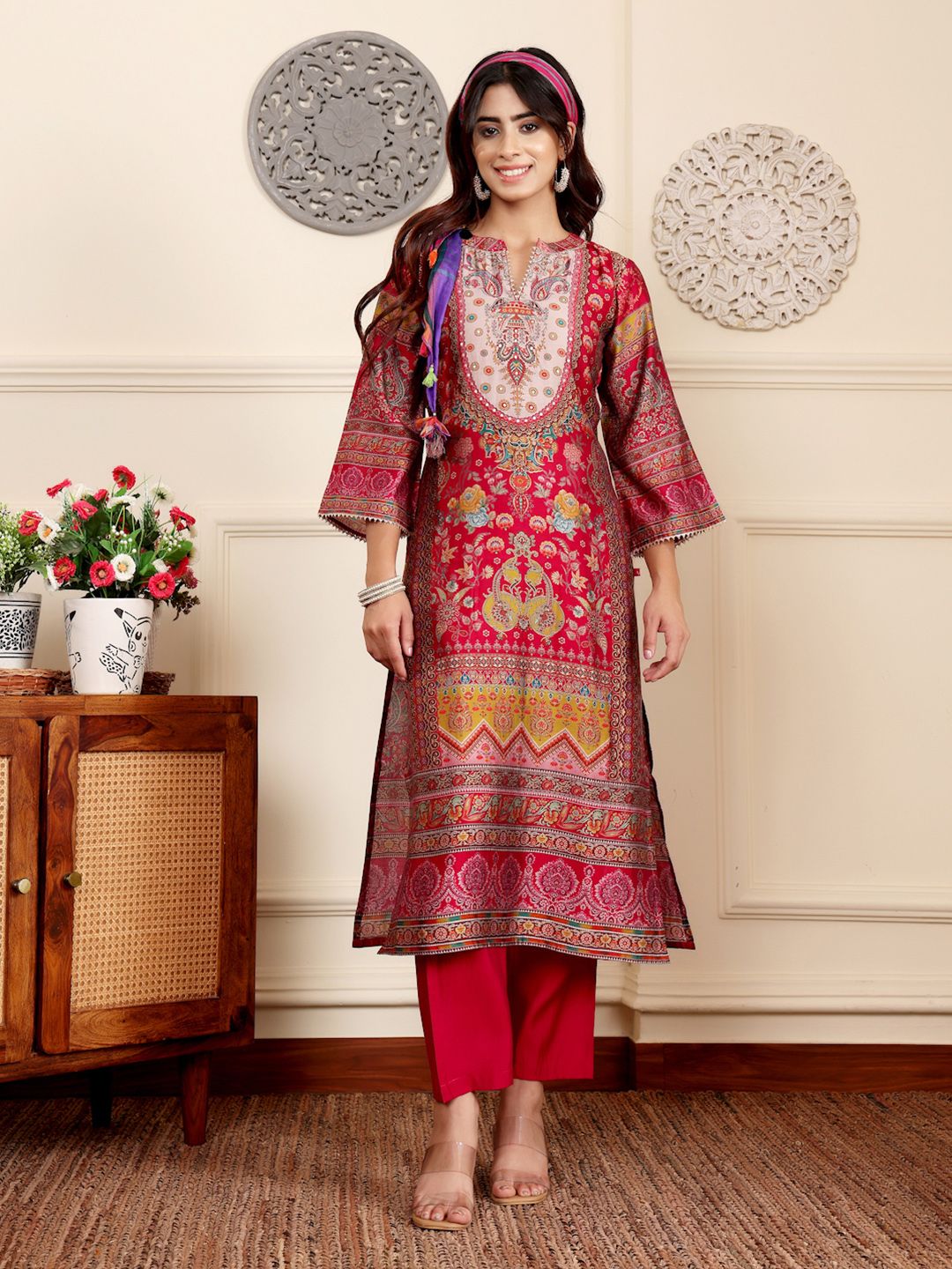 Ethnic Motifs Printed Gotta Patti Chanderi Silk Kurta With Trousers And Dupatta 6