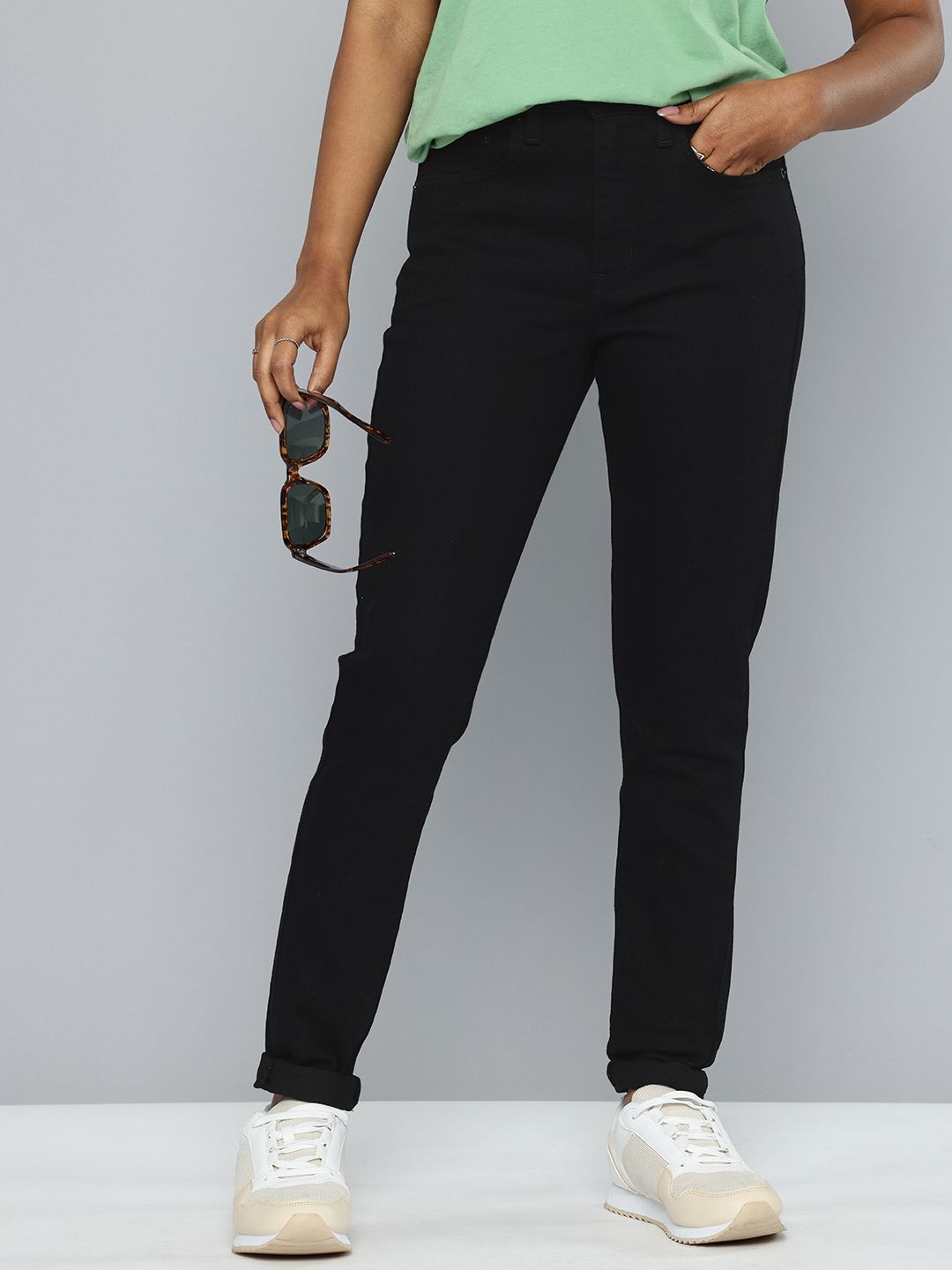 Levis Women's 721 Black Skinny Fit High Rise Jeans