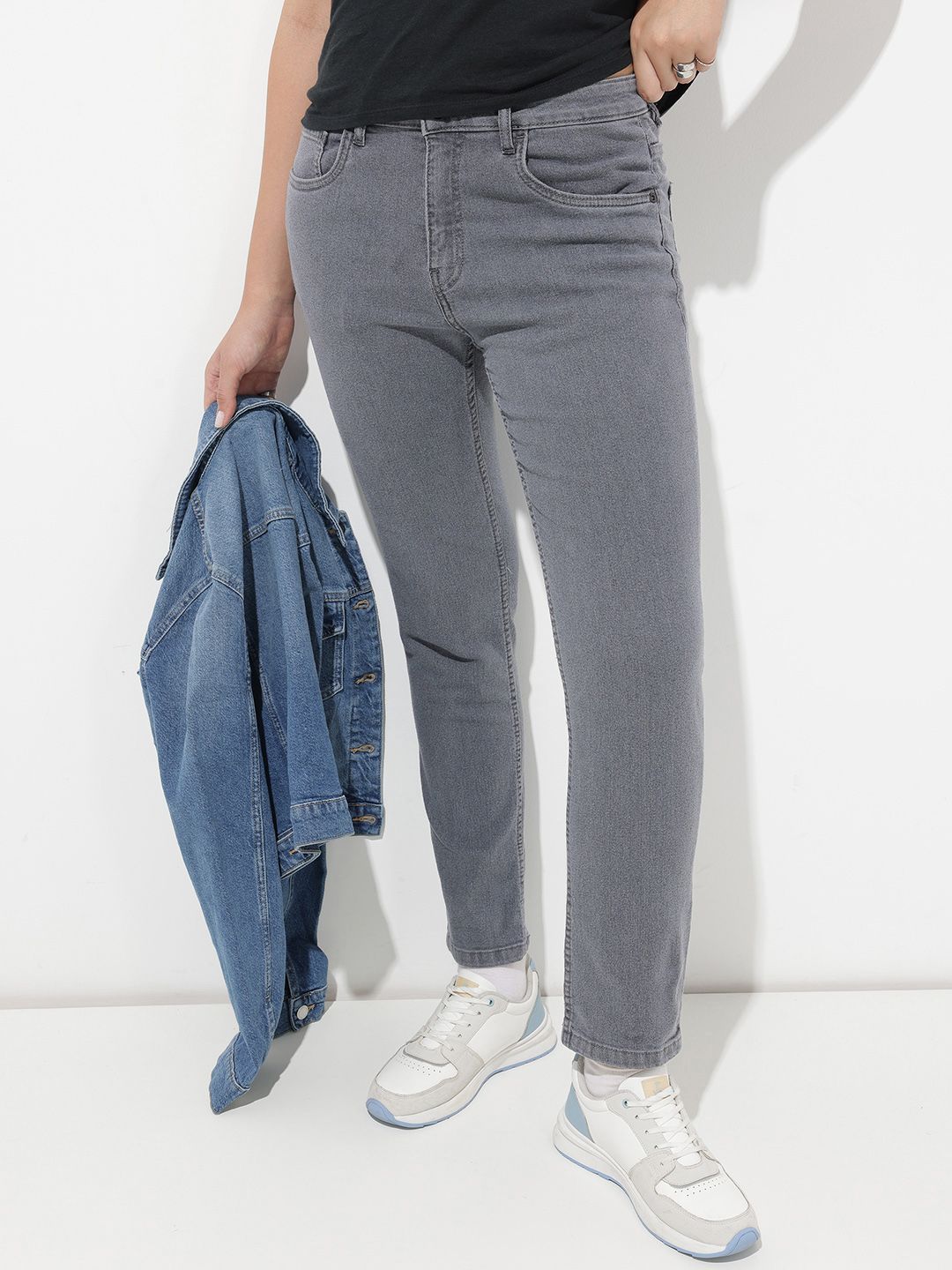 The Roadster Life Co. Women Slim Fit Cropped Stretchable Jeans