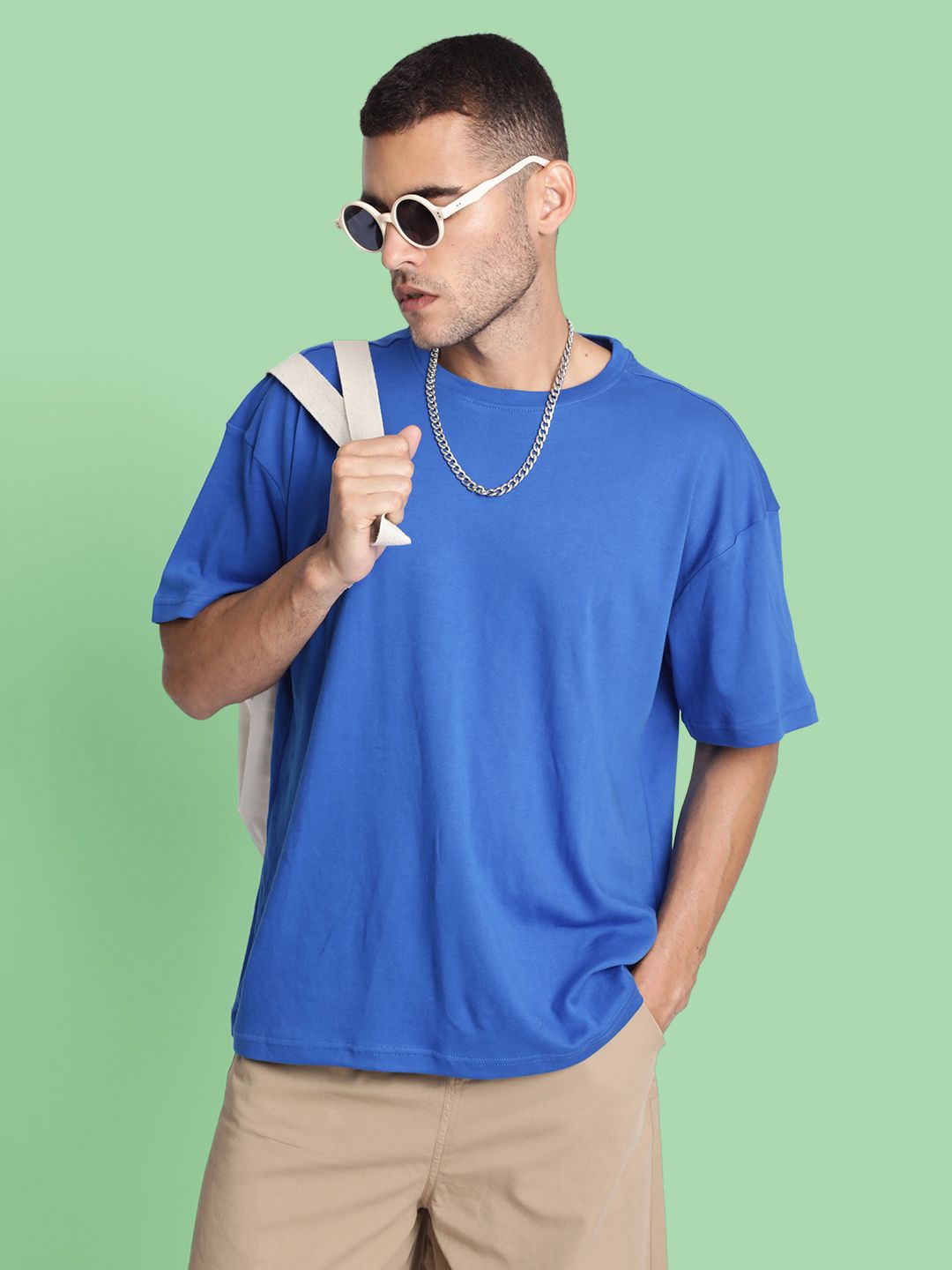 Bene Kleed Men Solid Ovesize T-shirt