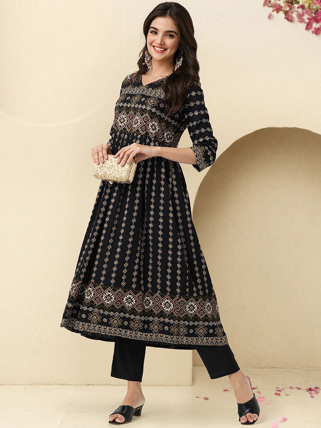 Ishin Geometric Printed V-Neck A-Line Kurta