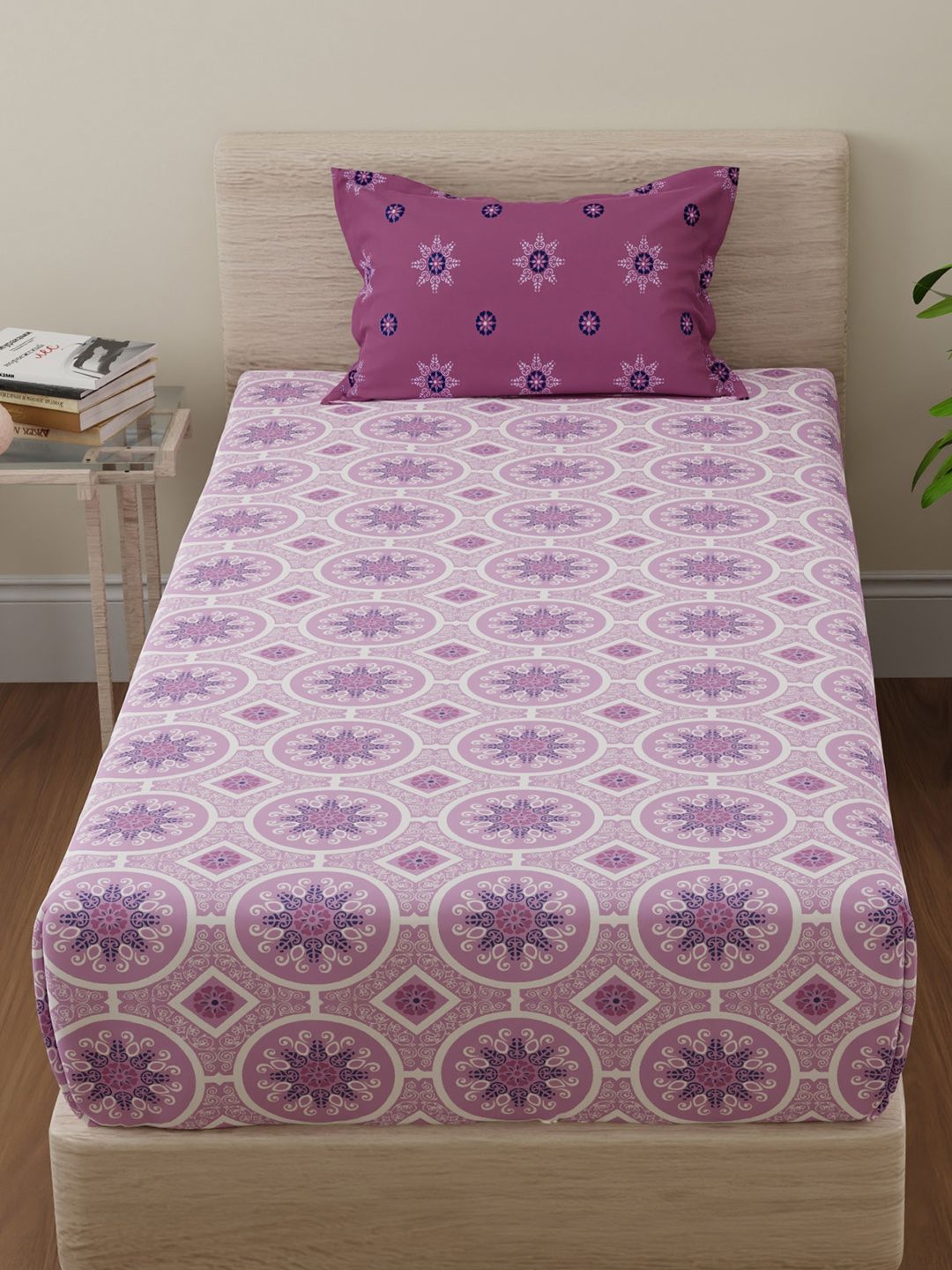 Huesland Pink & White Ethnic Motifs 144 TC Cotton Single Bedsheet Set 2.23 m  x 1.397 m