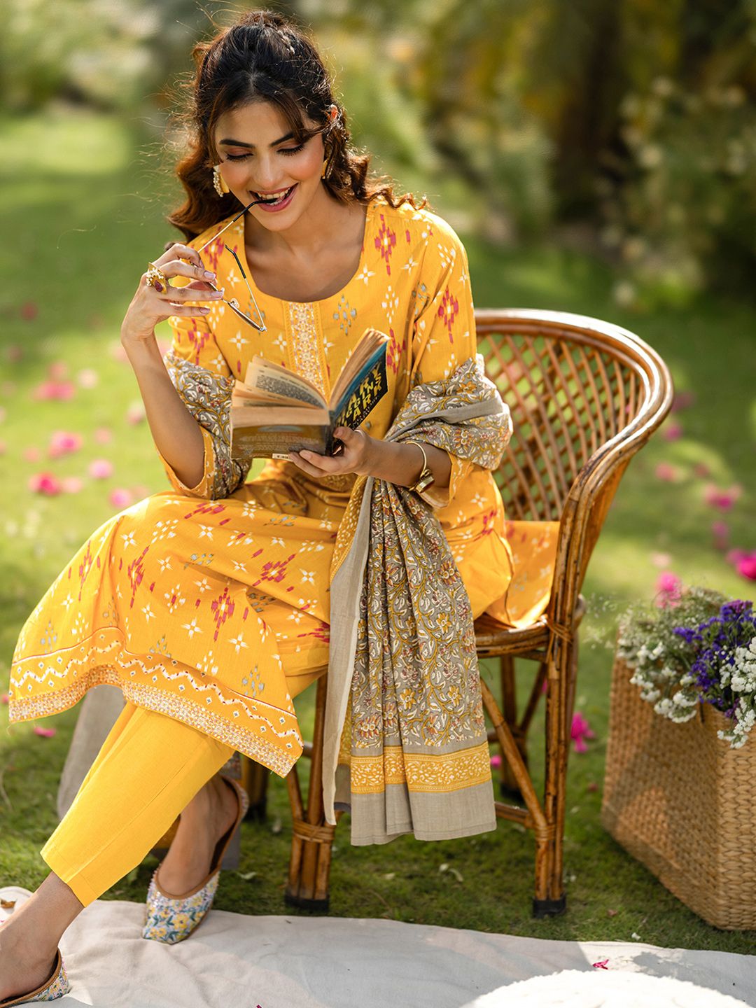 Libas Ethnic Motifs Printed Round Neck Straight Kurta with Trousers & Dupatta