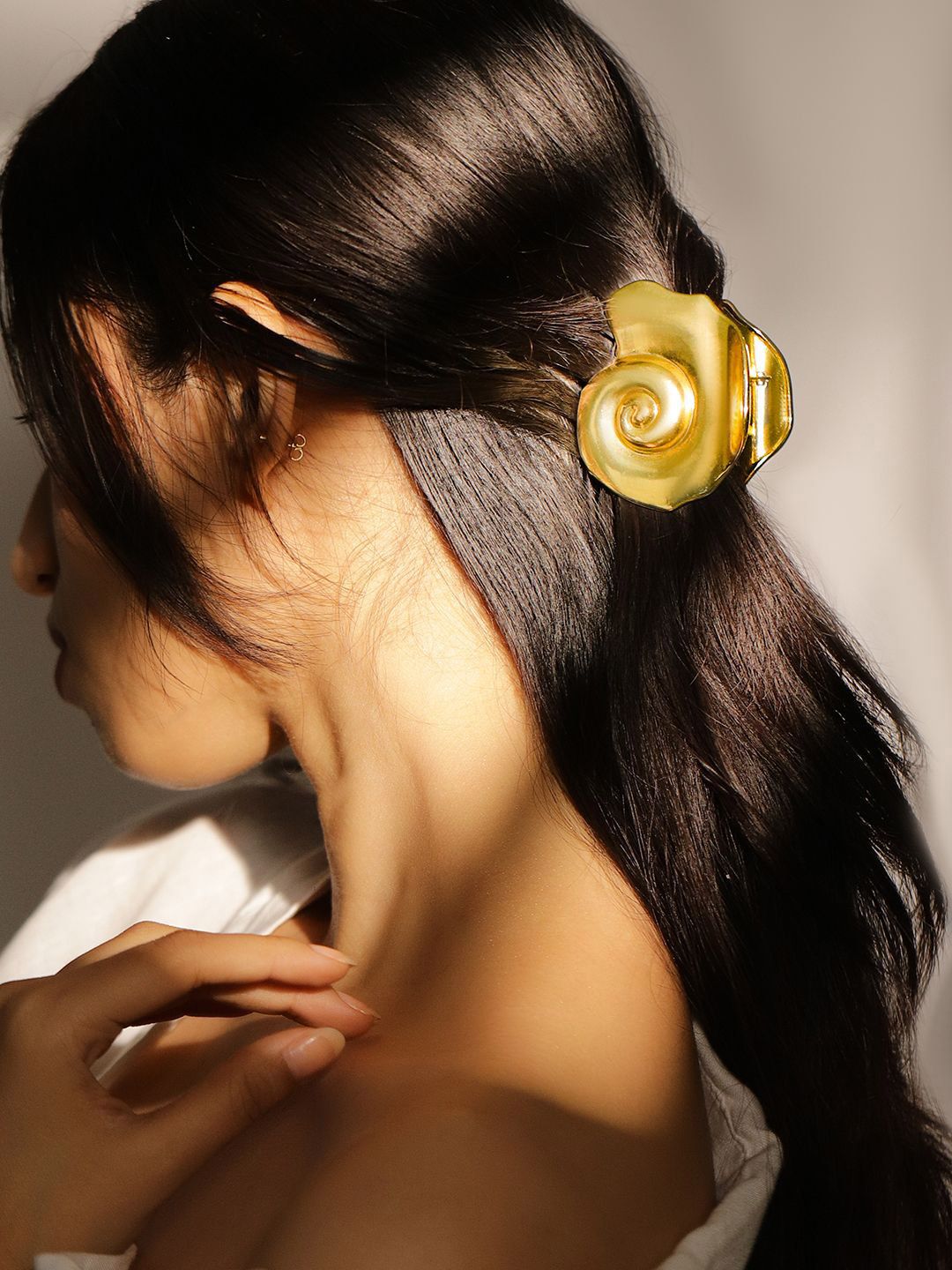 Rubans 18K Gold Plated Shell-Inspired Hair Claw Clip - Statement Hair Accessory