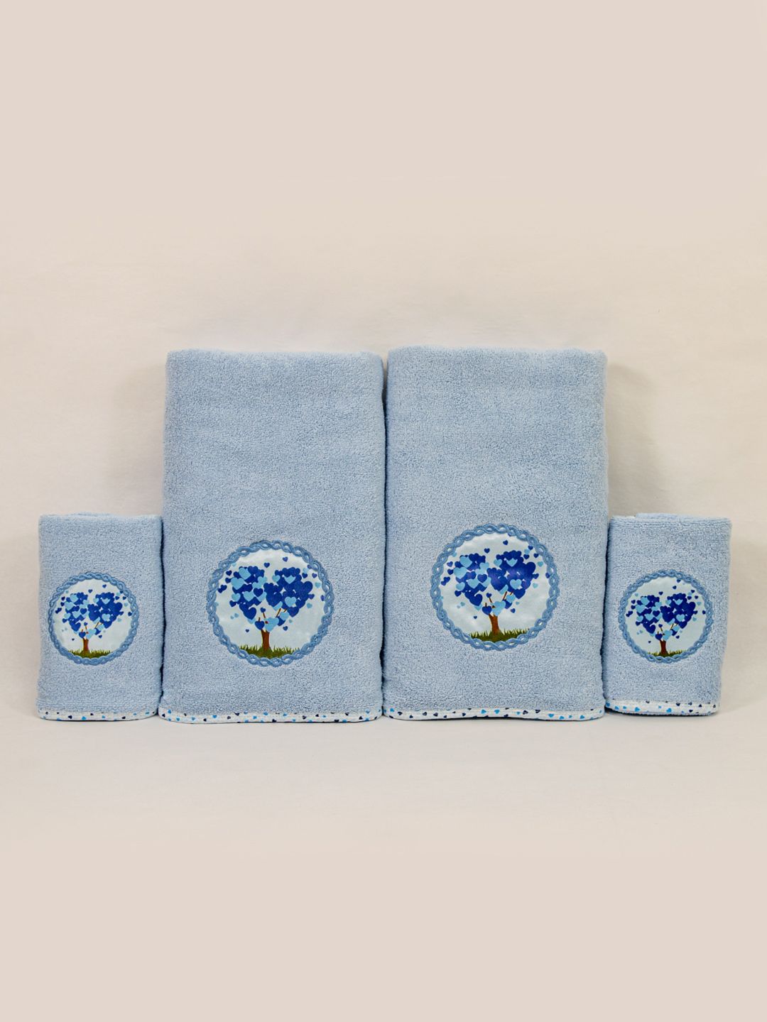 Myntra Elegant Homes Blue & White 4 Piece Printed Cotton 500 GSM Towel Set