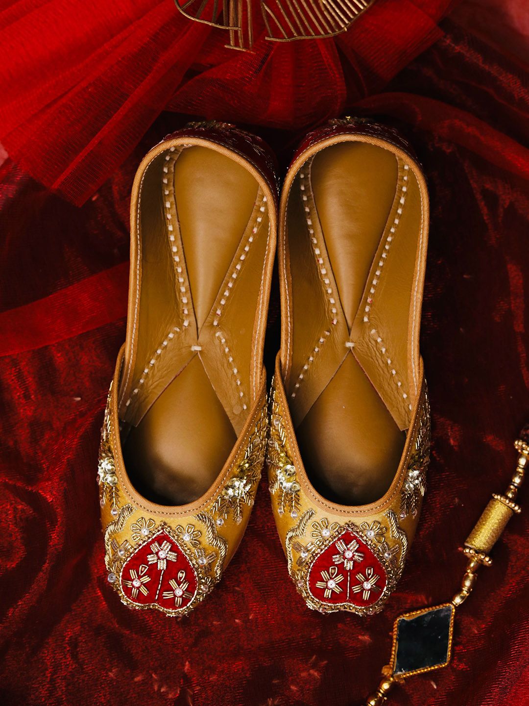 LORYPHILORY Women Embellished Mojaris Flats