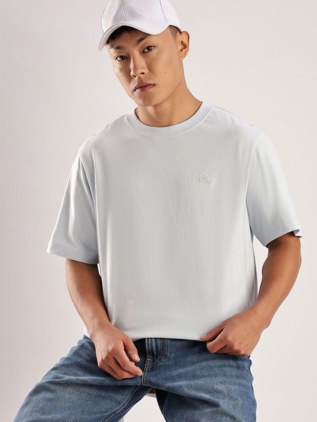 Calvin Klein Jeans Men Solid Round Neck Pure Cotton Relaxed Fit T-shirt