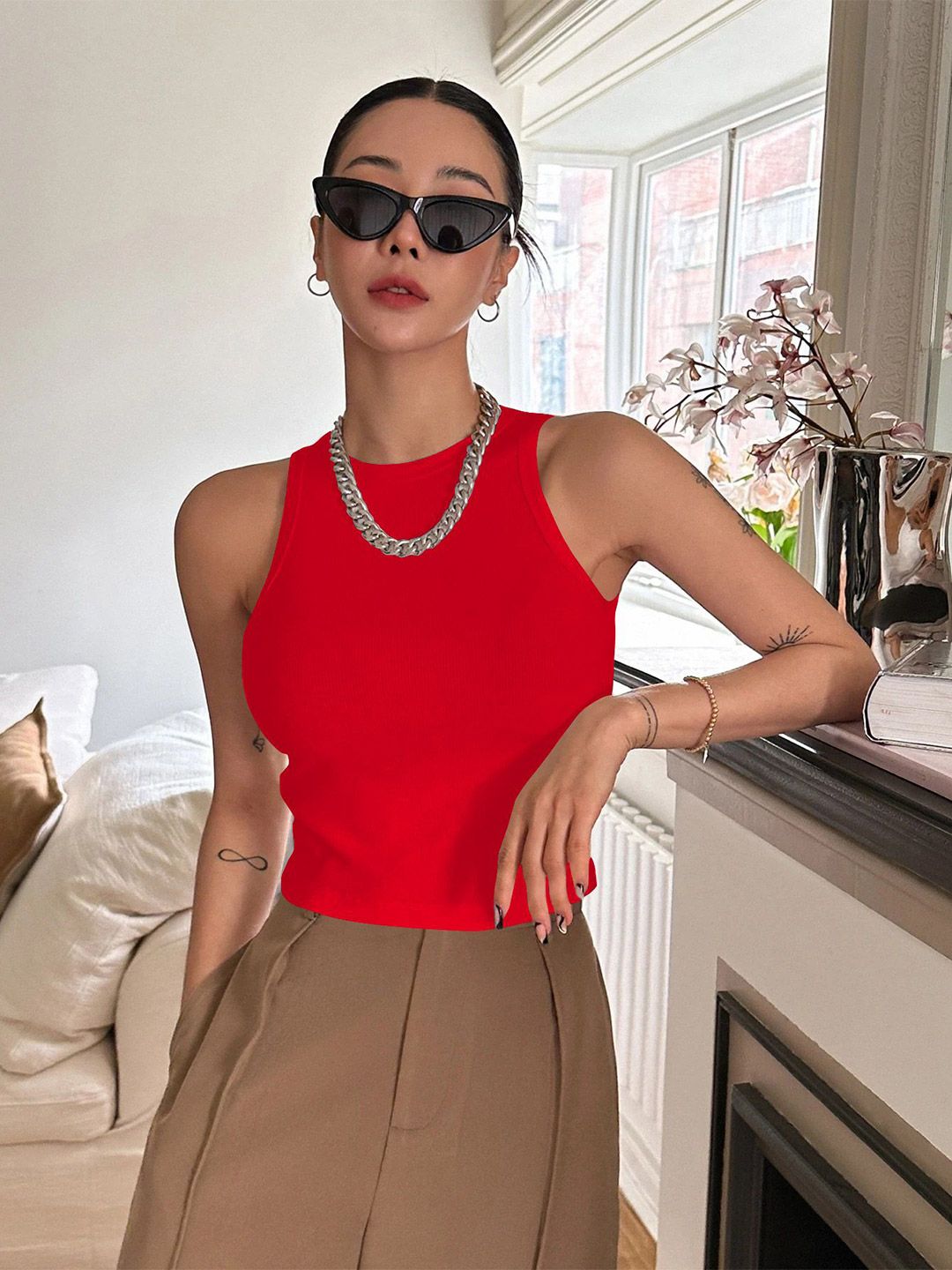 KERI PERRY Ribbed Round Neck Solid Sleeveless Tank Crop Top