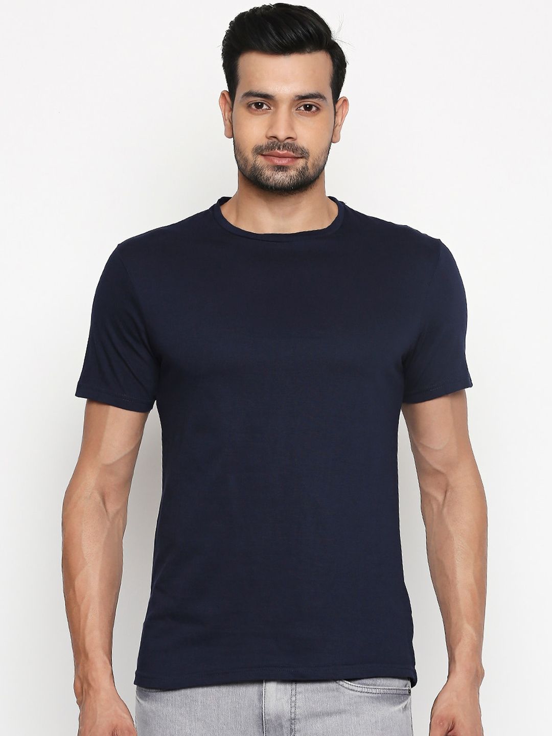 People Men Navy Blue Solid Round Neck T-shirt