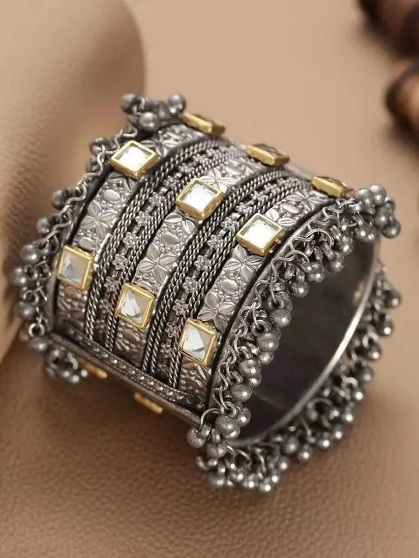 Samridhi DC Stone-Studded & Beaded Oxidised Bangle