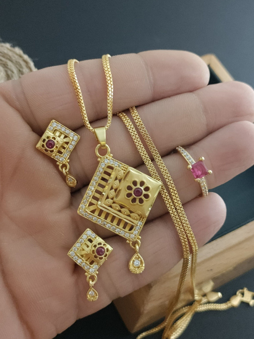 OM KRISHIV COLLECTION Women Gold-Plated Stone-Studded Jewellery Set