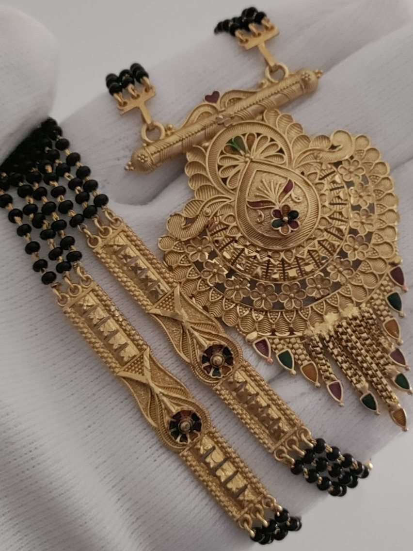V.K.PAYAL.JEWELLERY Gold-Plated Artificial Beaded Mangalsutra
