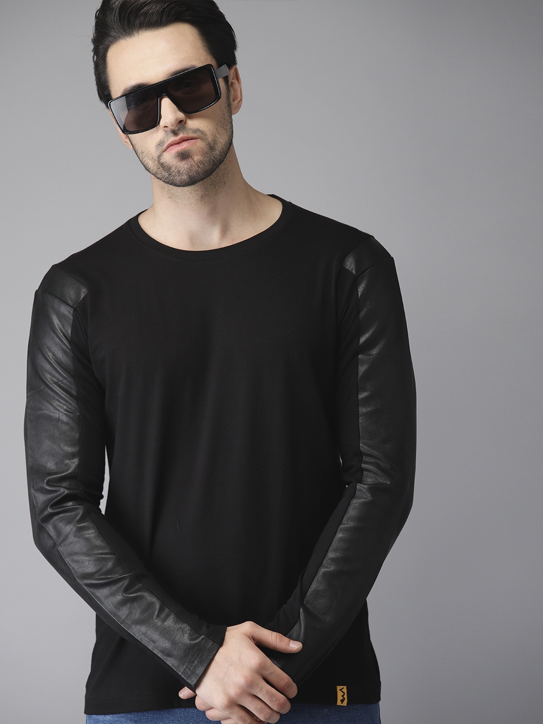 Campus Sutra Men Black Solid Round Faux Leather Pure T Shirt - Tshirts for Men 10017017 | Myntra
