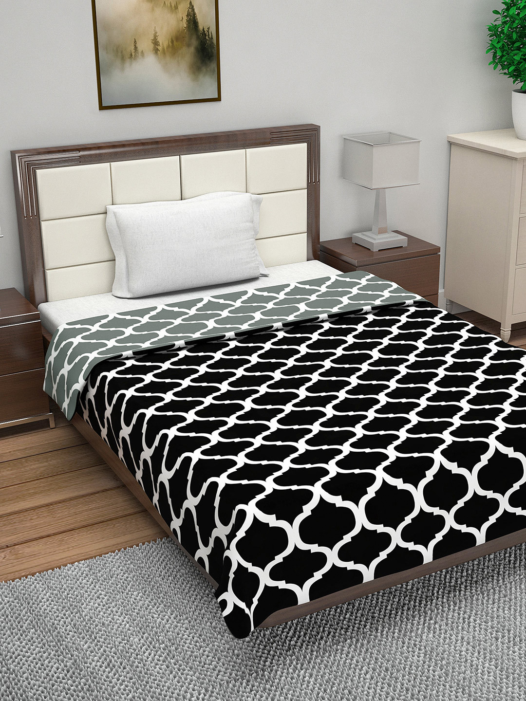 Divine Casa Black & Grey Geometric Reversible AC Room 110 GSM Single Bed Dohar