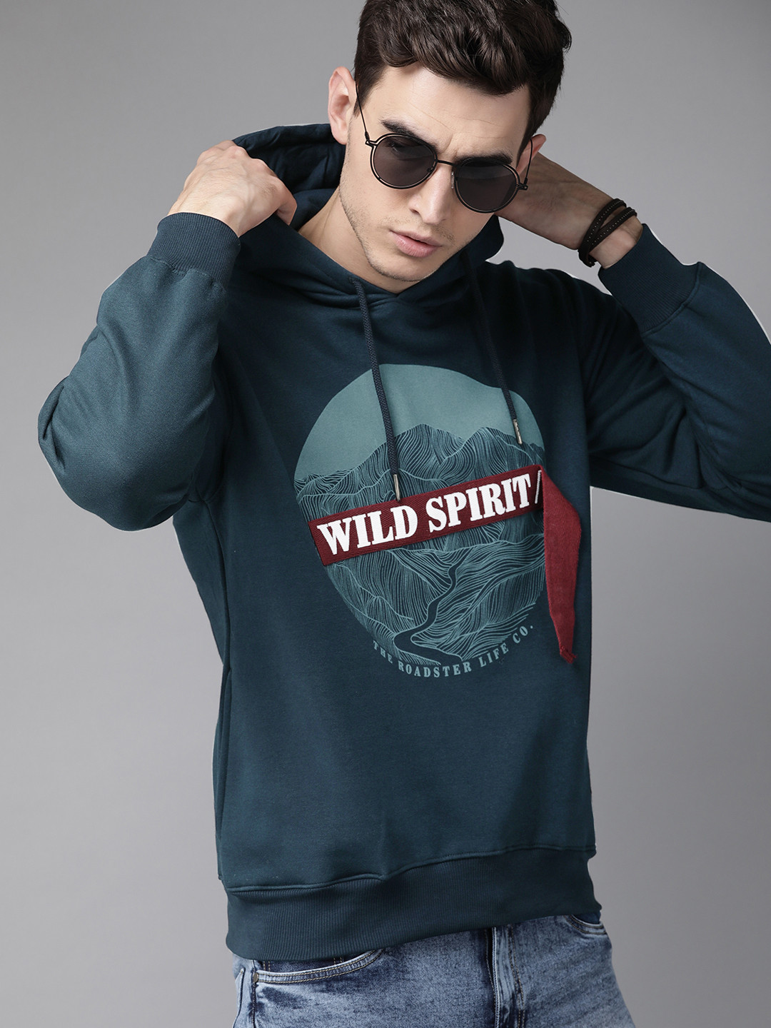 The Roadster Lifestyle Co Men Navy Blue Printed Hooded Applique Pullover Sweatshirt