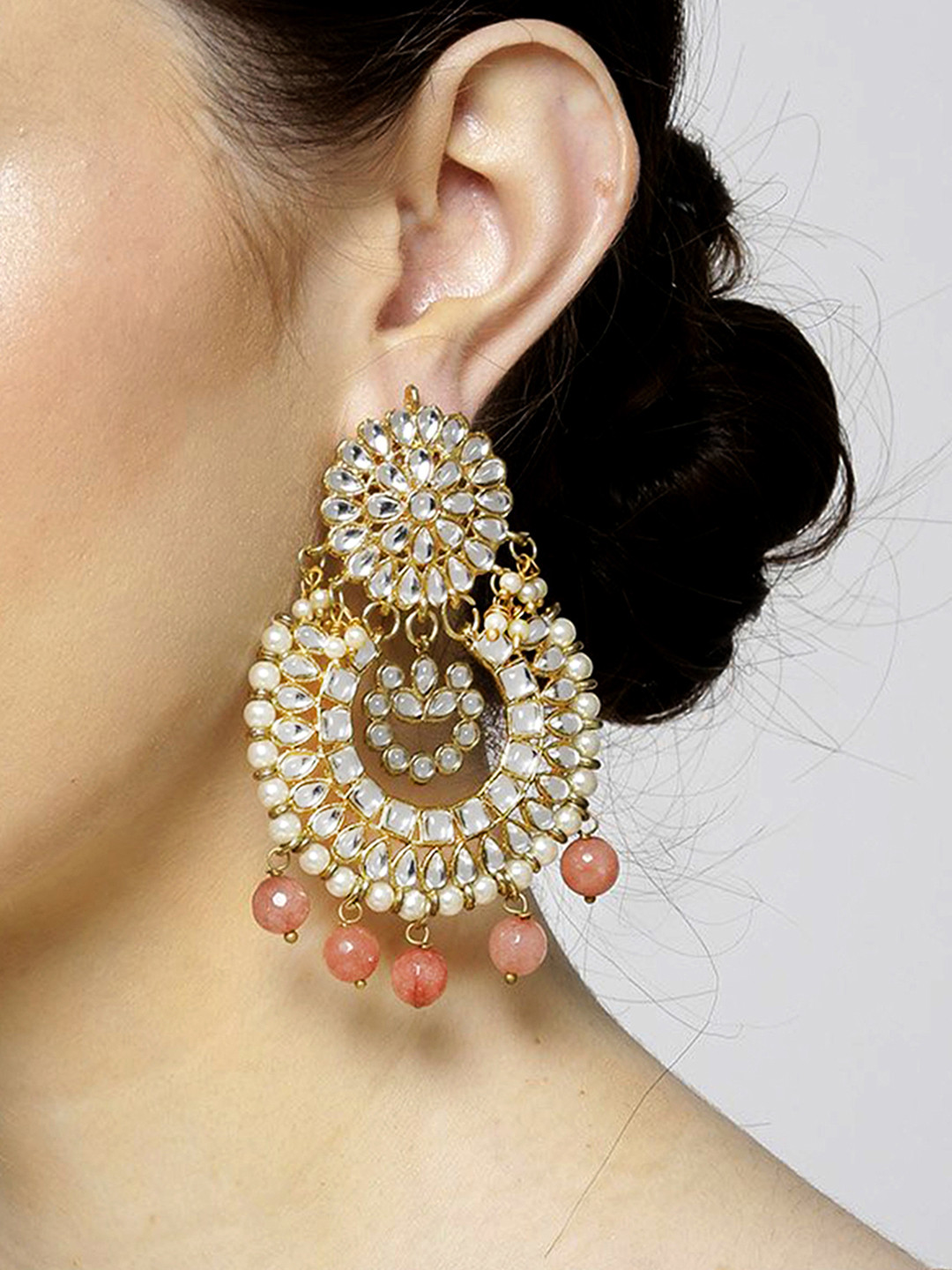 KARATCART Peach-Coloured & Off-White Gold-Plated Stone-Studded Crescent Shaped Chandbalis