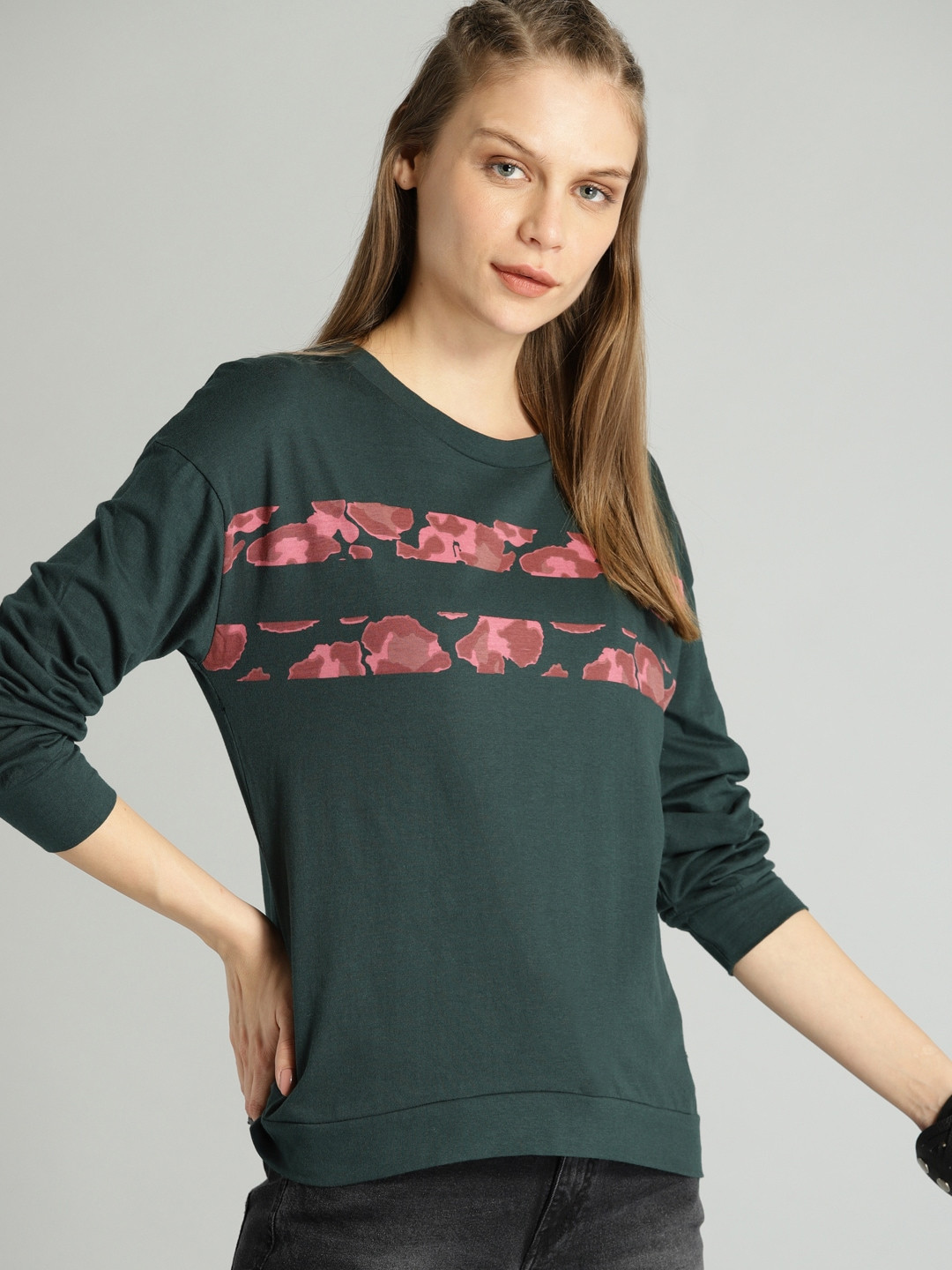 The Roadster Lifestyle Co Women Olive Green Printed Round Neck Pure Cotton T-shirt