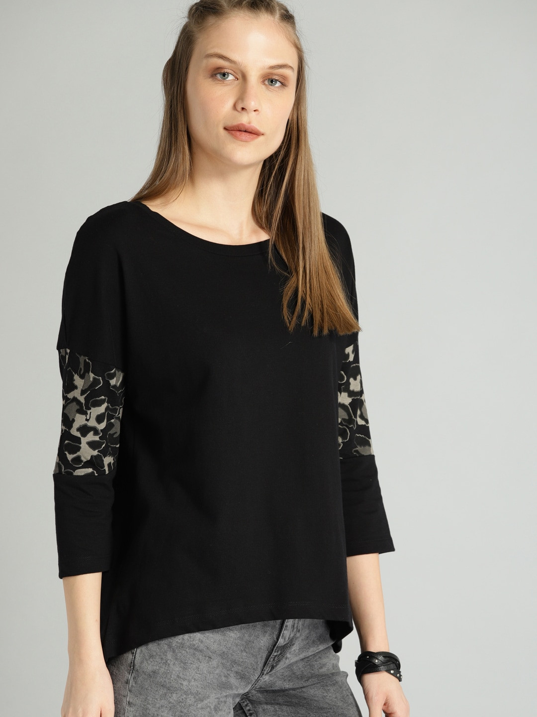 Roadster Women Black Solid Round Neck Pure Cotton T-shirt