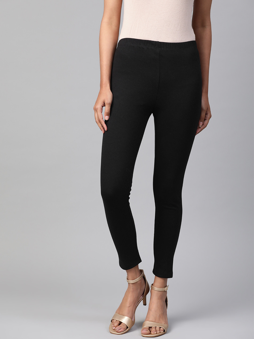 Women Black Solid Ankle-Length Winter Leggings