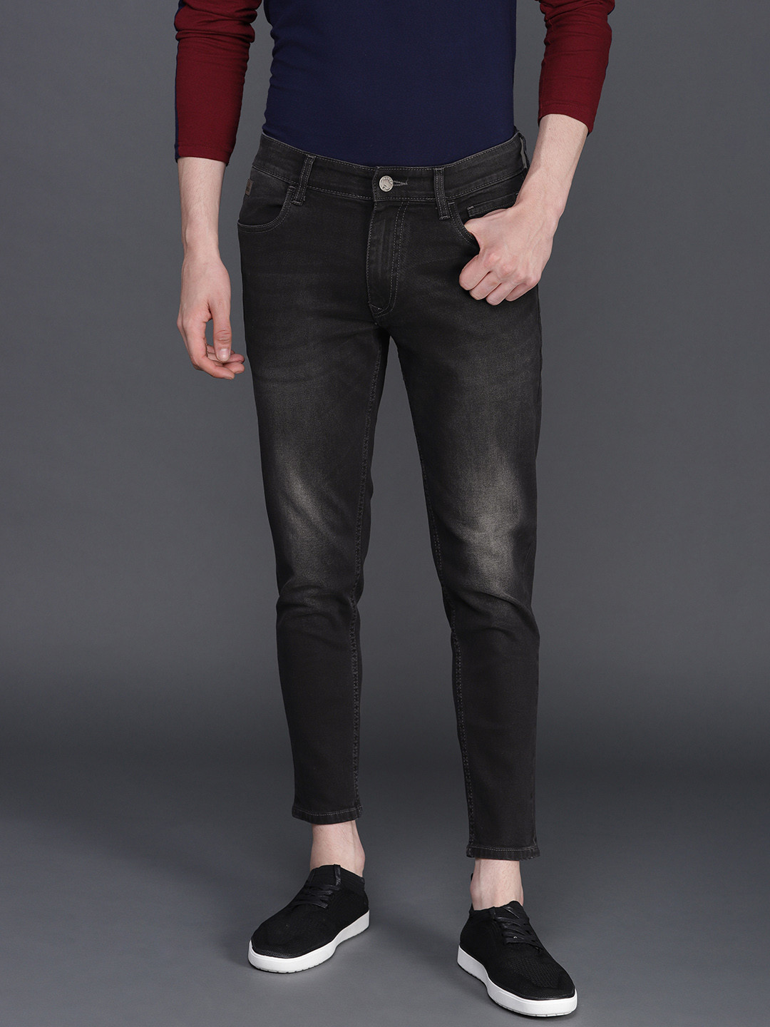 WROGN Men Black Tapered Fit Mid-Rise Clean Look Stretchable Cropped Jeans