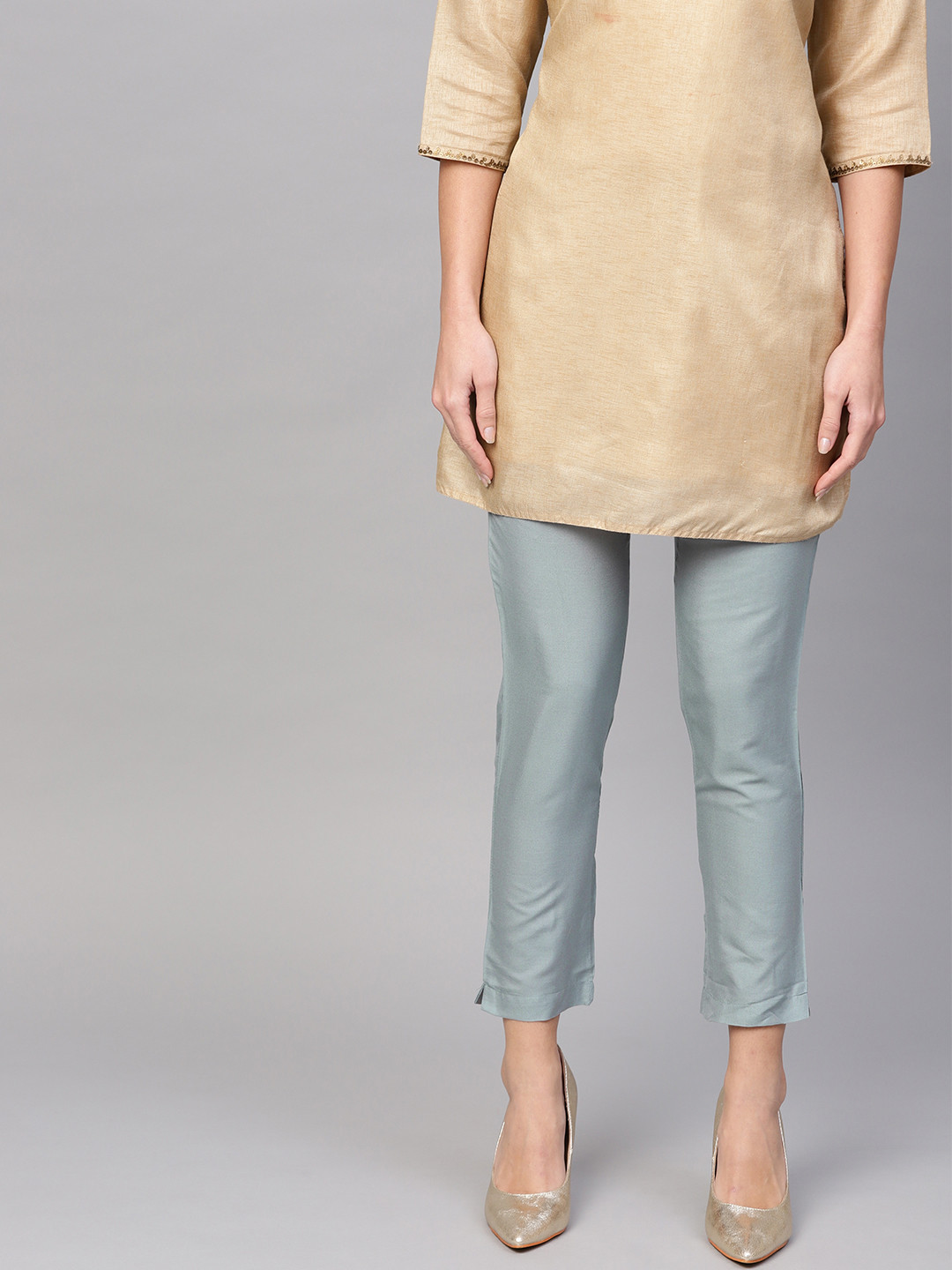 W Women Blue Solid Cropped Trousers