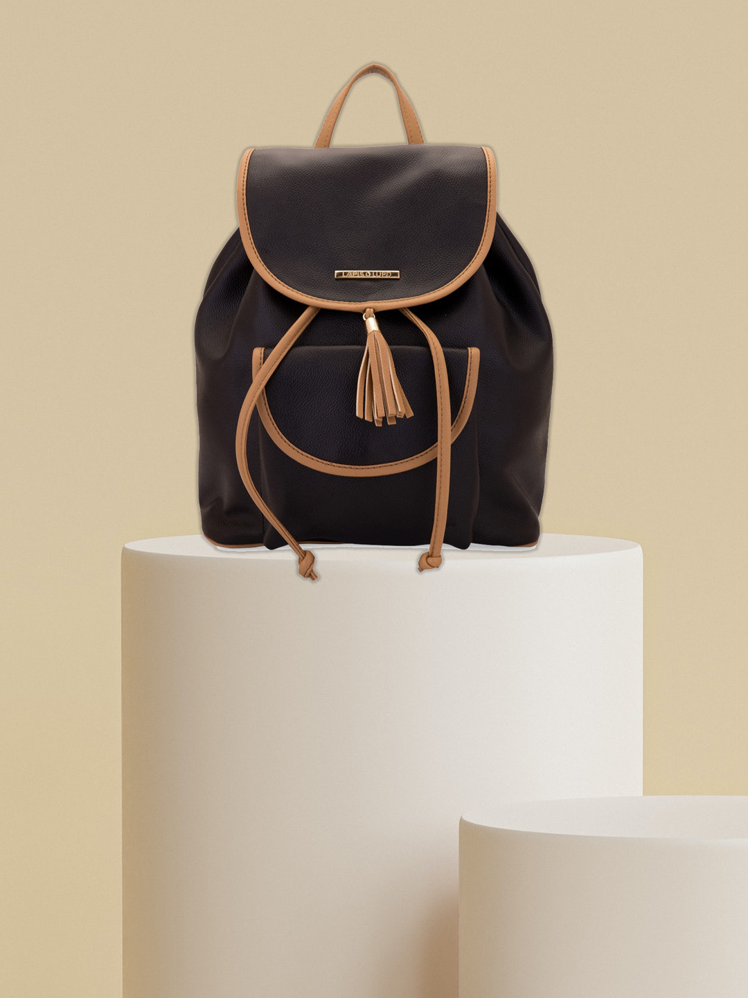 Lapis O Lupo Women Black & Brown Solid Backpack