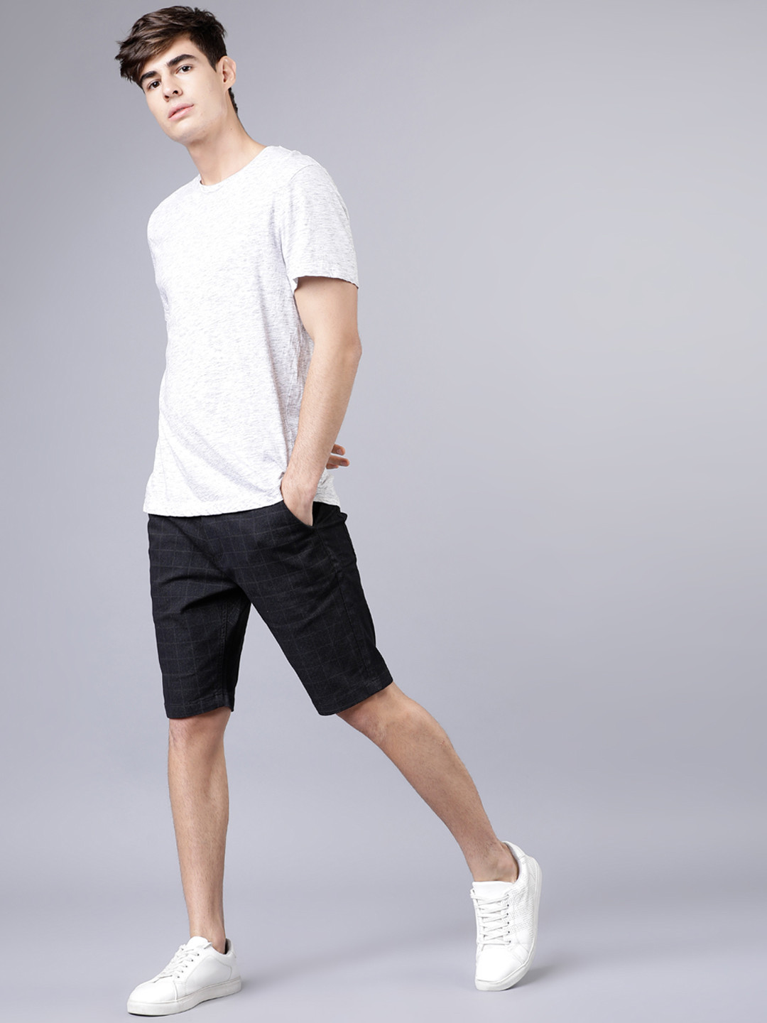 HIGHLANDER Men Black Checked Regular Fit Knee Length Shorts