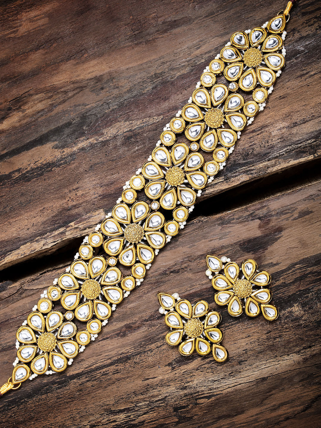 Zaveri Pearls Gold Toned Traditional Kundan Jewellery Set