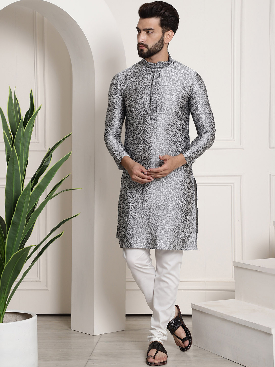 SOJANYA Men Grey & Off-White Self Design Kurta with Churidar
