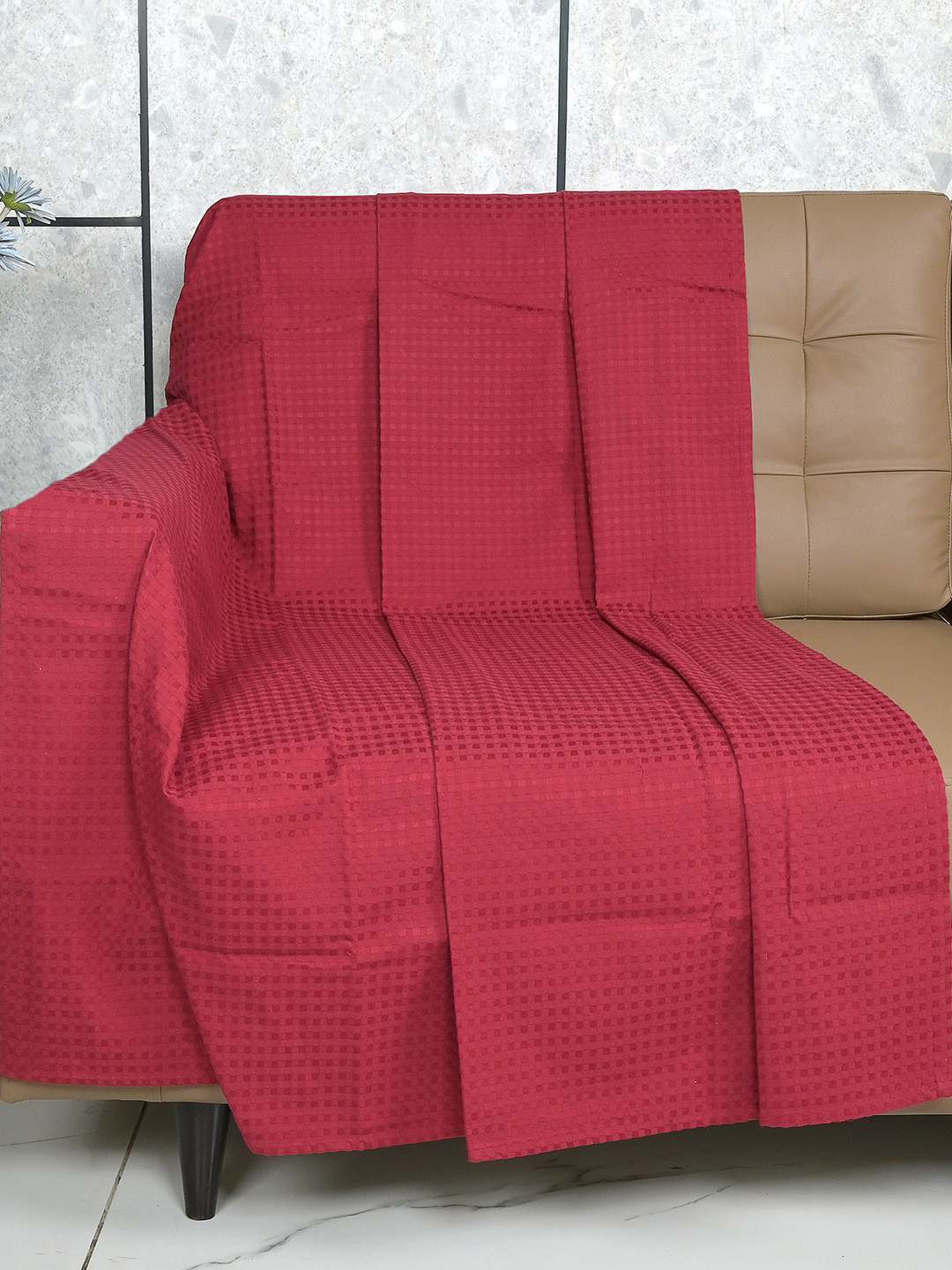 Saral Home Maroon Self-Design 2 Seater Tufted Sofa Throw