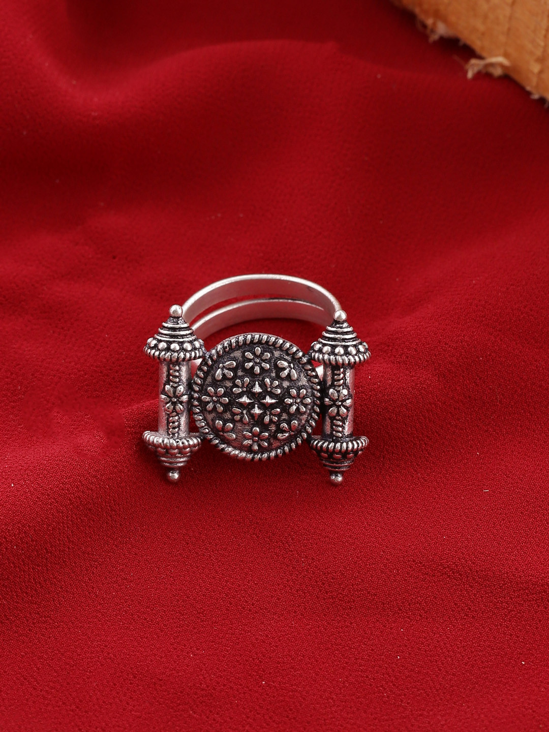 Voylla Oxidised Silver-Plated Oxidised Statement Ring